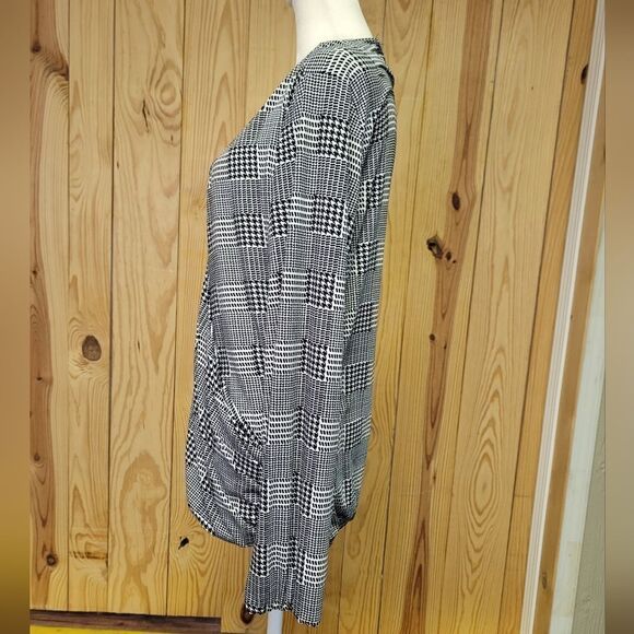 Robert Louis wrap blouse - Picture 2 of 16